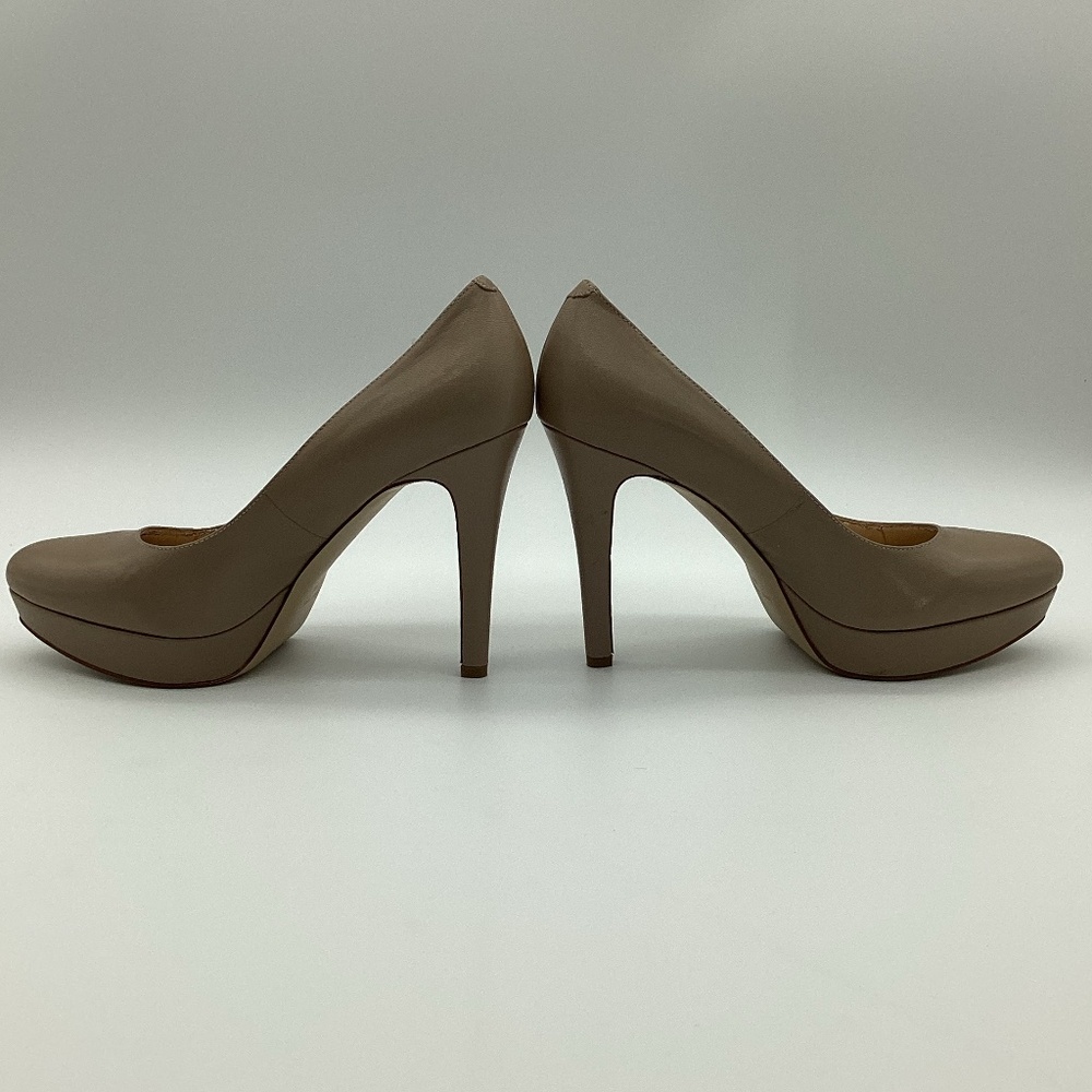 1786. Nine West Taupe Platform Pump EUC Size 8.5